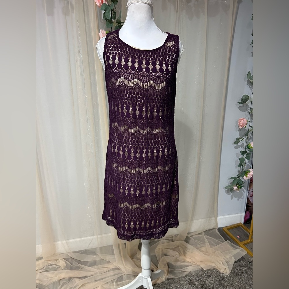 Sharagano Plum Purple Lace Sleeveless Shift Dress – Size Small – NWOT